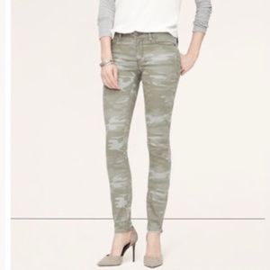 Loft Camo Modern Skinny Ankle